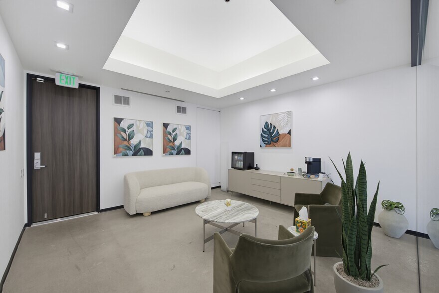 More Photos Of 350 S Beverly Dr, Beverly Hills Office For Lease