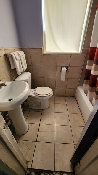 More Photos Of 22400 Plymouth Rd, Detroit Hotel For Sale