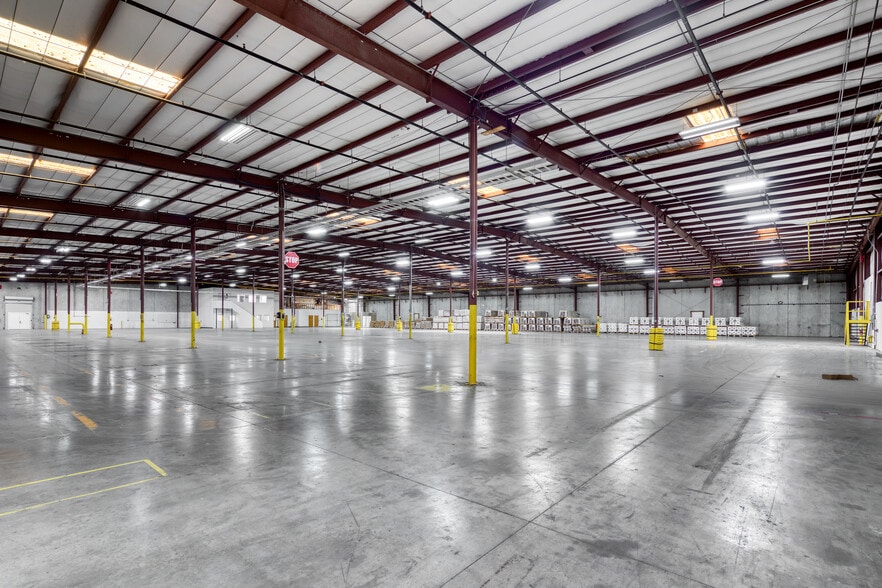 More Photos Of 1001 Enterprise Dr, Dalton Warehouse For Sale