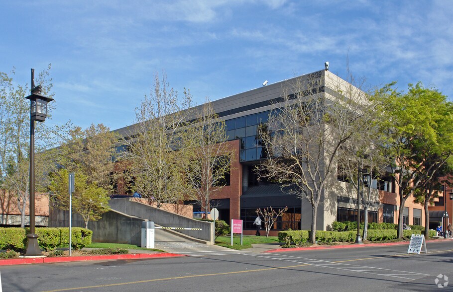 Primary Photo Of 3939 J St, Sacramento Medical For Lease