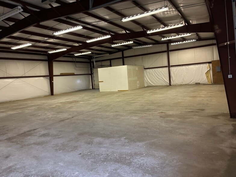 More Photos Of 1851 Dogwood Rd, Bremen Manufacturing For Sale