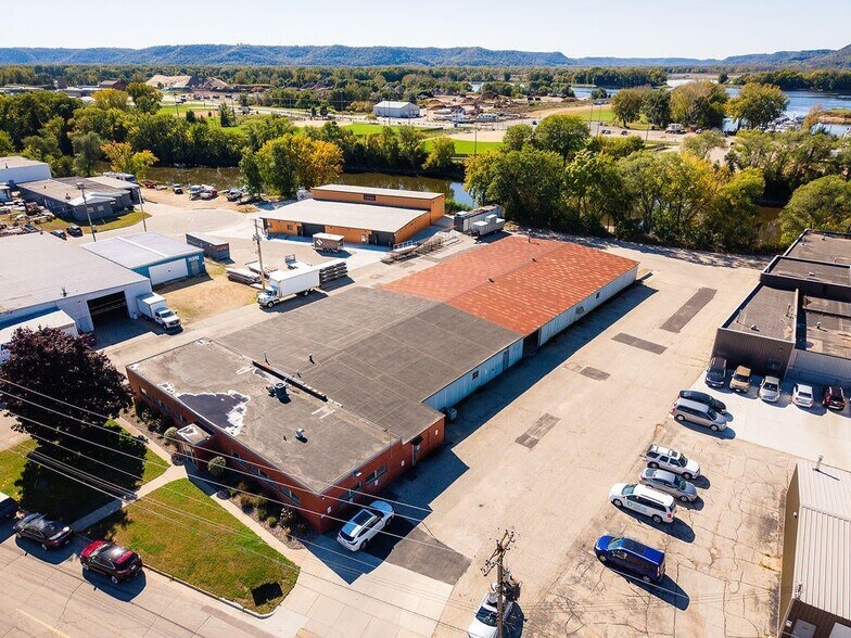 More Photos Of 1502 Miller St, La Crosse Warehouse For Lease
