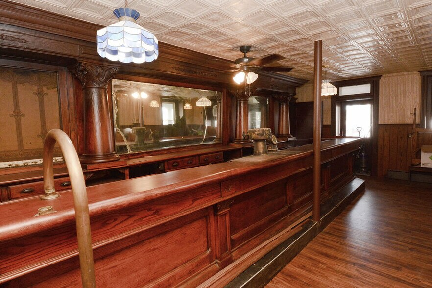 More Photos Of 101 S Main St, Richlandtown Restaurant For Sale