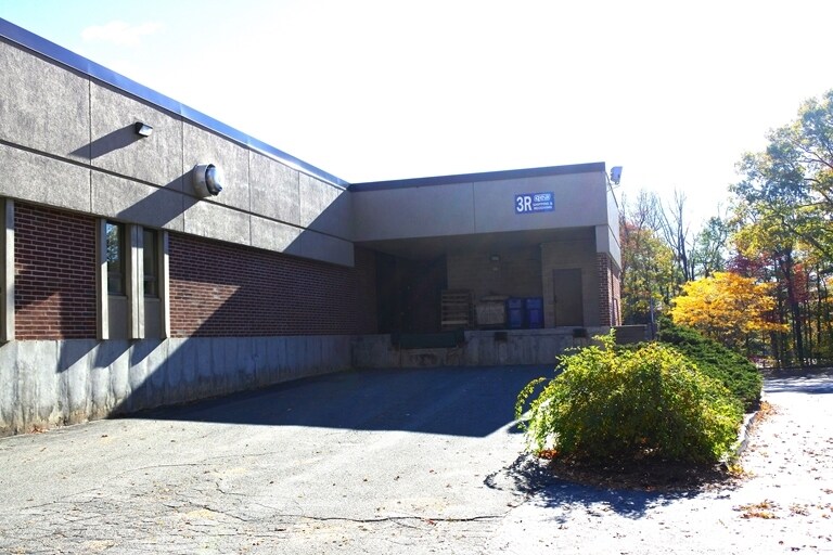 More Photos Of 755 Middlesex Tpke, Billerica Light Manufacturing For Lease