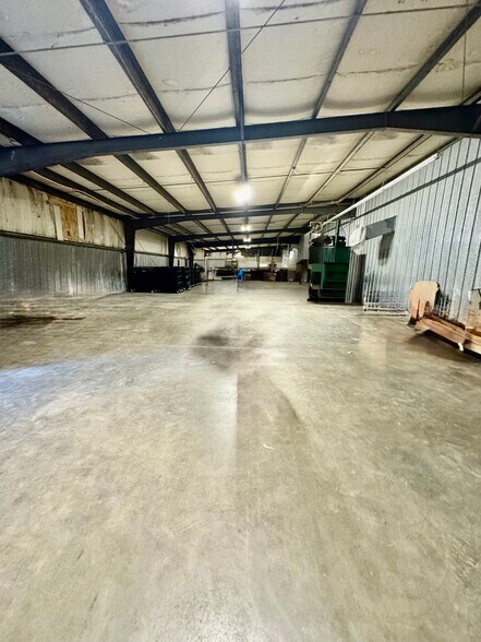 More Photos Of 4896 Deaton Rd, Trinity Warehouse For Lease