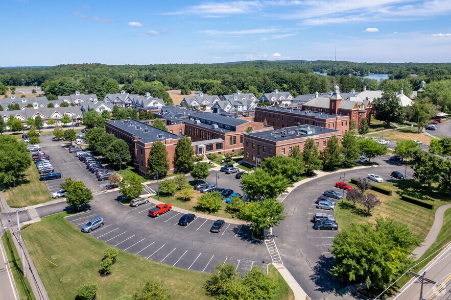 More Photos Of 16 Chestnut St, Foxborough Office For Lease