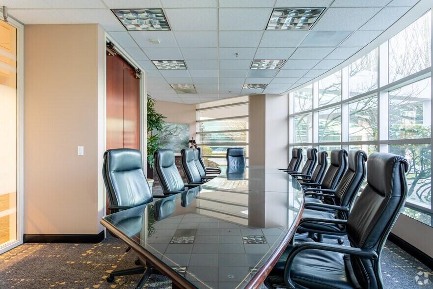 More Photos Of 201 NE Park Plaza Dr, Vancouver Unknown For Sale