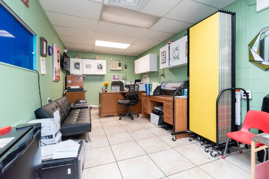 More Photos Of 211 Wise Ave, Dundalk Schools For Sale