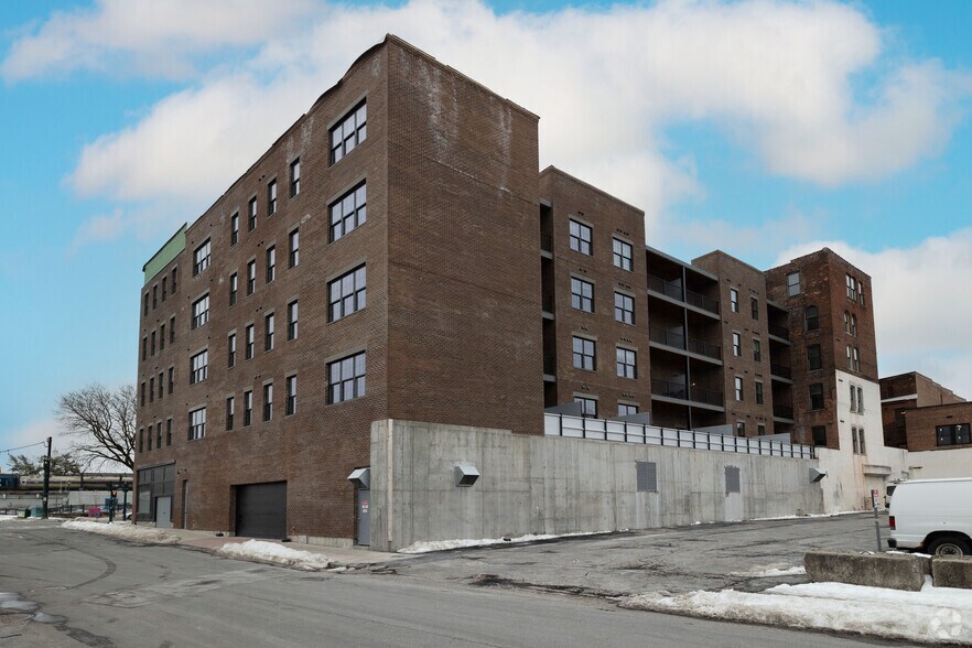 More Photos Of 271-277 State St, Schenectady Apartments For Lease