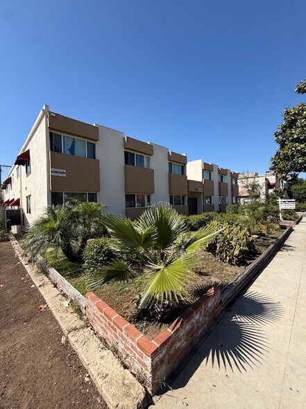 More Photos Of 1530 E Broadway, Glendale Apartments For Sale