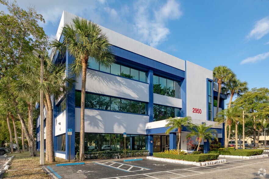 More Photos Of 2950 W Cypress Creek Rd, Fort Lauderdale Medical For Lease