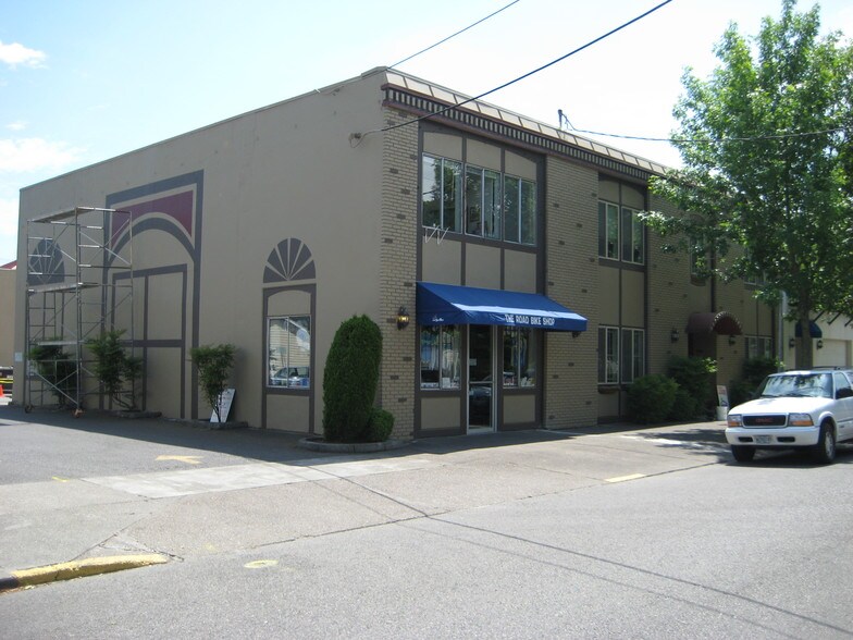 More Photos Of 6200 S Virginia Ave, Portland Storefront Retail Office For Lease