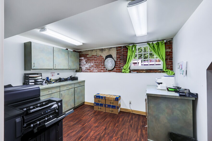 More Photos Of 820 W 7th Ave, Spokane Office Residential For Sale