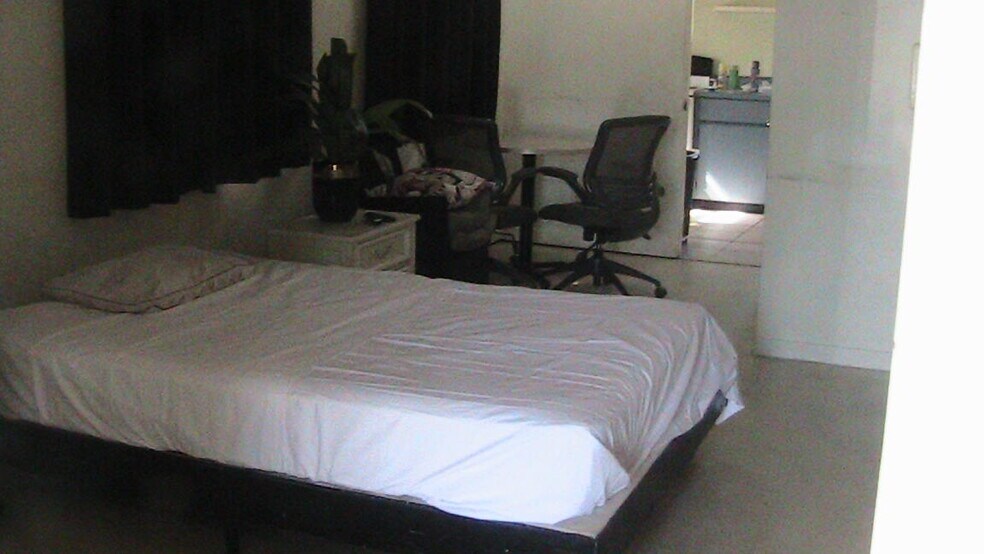 More Photos Of 1011 S Ridgewood Ave, Daytona Beach Hospitality For Sale