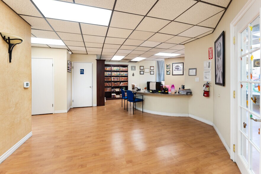 More Photos Of 180 E Mission Blvd, Pomona Healthcare For Lease
