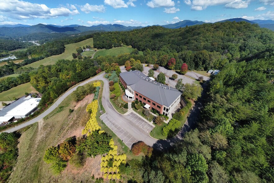 More Photos Of 14 One Center Ct, Franklin Medical For Sale