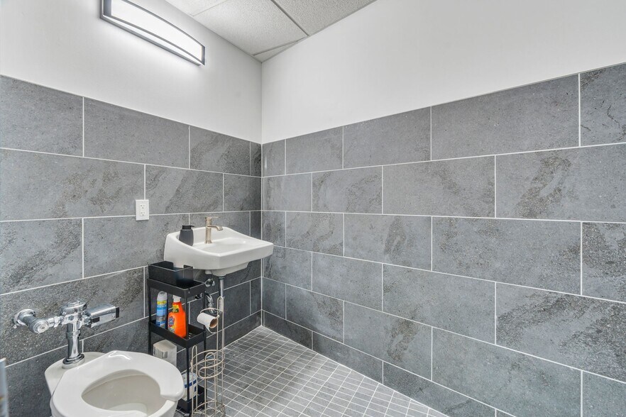 More Photos Of 3625 Harrison Blvd, Ogden Showroom For Lease