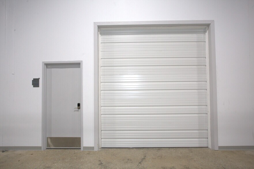 More Photos Of 1657 N Kostner Ave, Chicago Warehouse For Lease