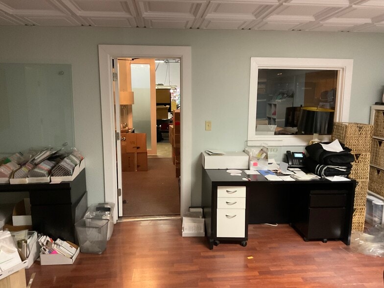 More Photos Of 147 Pittsburg St, Dallas Flex For Sale