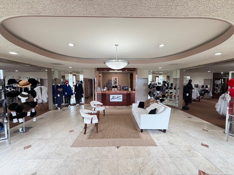 More Photos Of 9029 Metcalf Ave, Overland Park Freestanding For Sale