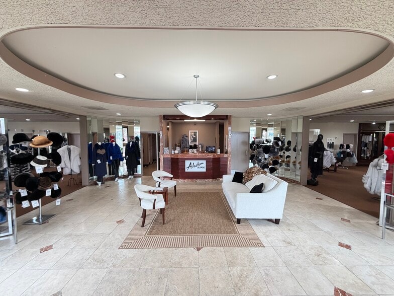 More Photos Of 9029 Metcalf Ave, Overland Park Freestanding For Sale