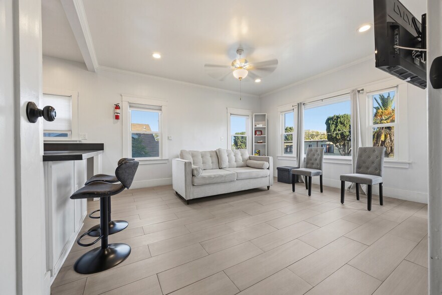 More Photos Of 325 E 14th St, Long Beach Apartments For Sale