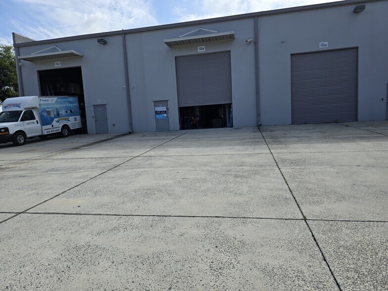 More Photos Of 6457 Hazeltine National Dr, Orlando Warehouse For Sale