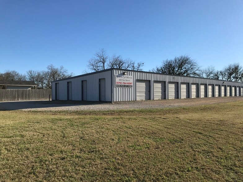 More Photos Of 412 City, Caldwell Self Storage For Sale