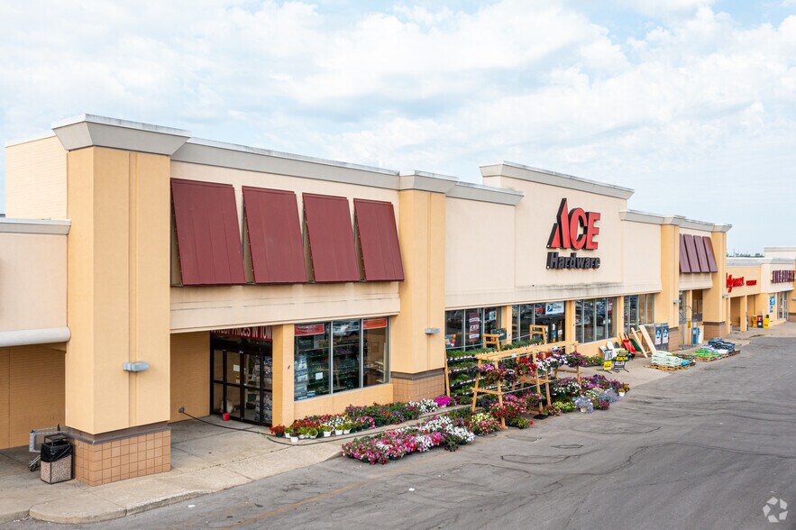 More Photos Of 616-690 University Shopping Ctr, Richmond General Retail For Lease