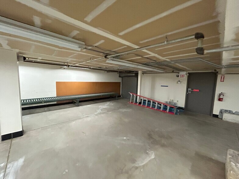 More Photos Of 33-33 Drumm St, San Francisco Office For Sale