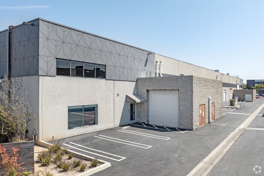 More Photos Of 4503-4509 Glencoe Ave, Marina Del Rey Research And Development For Lease
