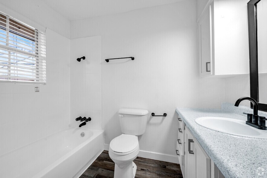 More Photos Of 3706 W 8th St, Dallas Apartments For Sale