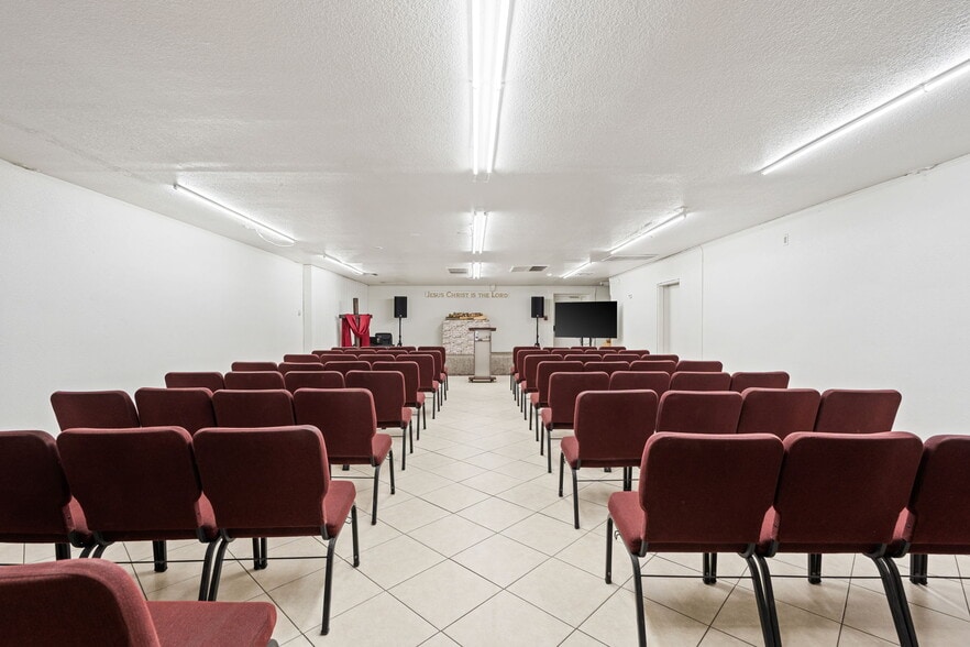 More Photos Of 1921 E Belmont Ave, Fresno Lodge Meeting Hall For Sale