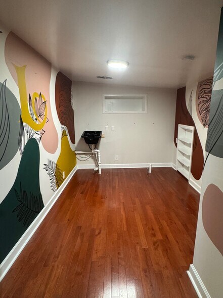 More Photos Of 137 Franklin St, Clarksville Flex For Lease
