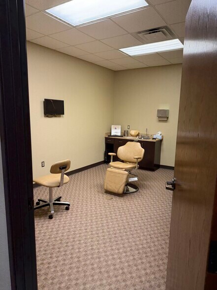 More Photos Of 1224 SW 104th St, Oklahoma City Medical For Lease