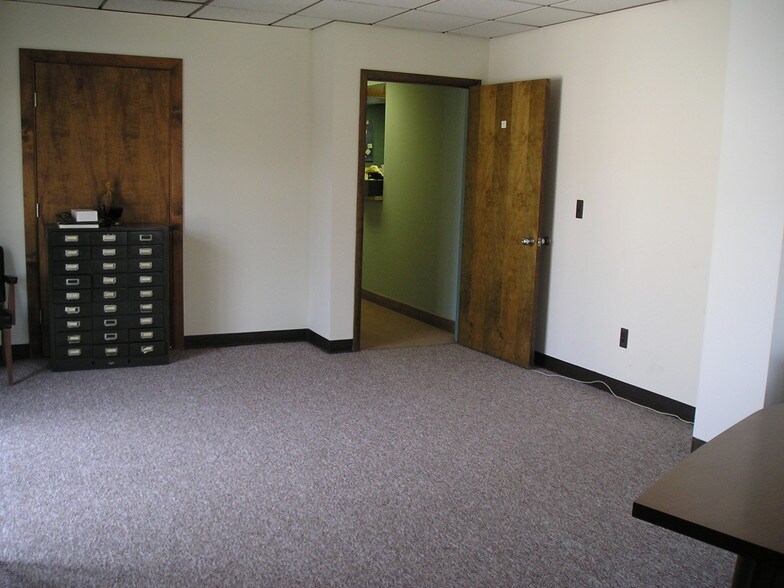 More Photos Of 315-319 Lafayette Ave, Hawthorne Office For Lease