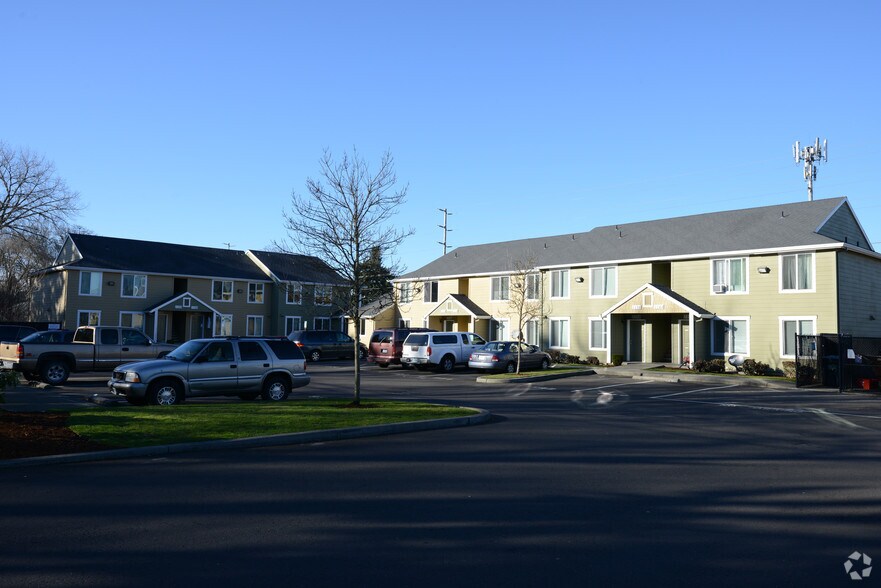 More Photos Of 1100 N Davis St, Cornelius Apartments For Sale