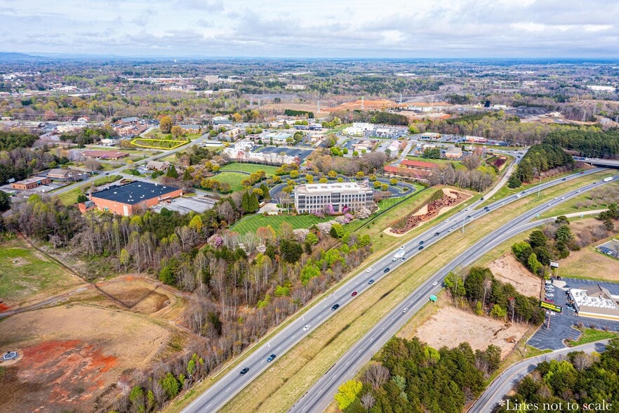 More Photos Of 1043 11th Blvd SE ave, Hickory Land For Sale