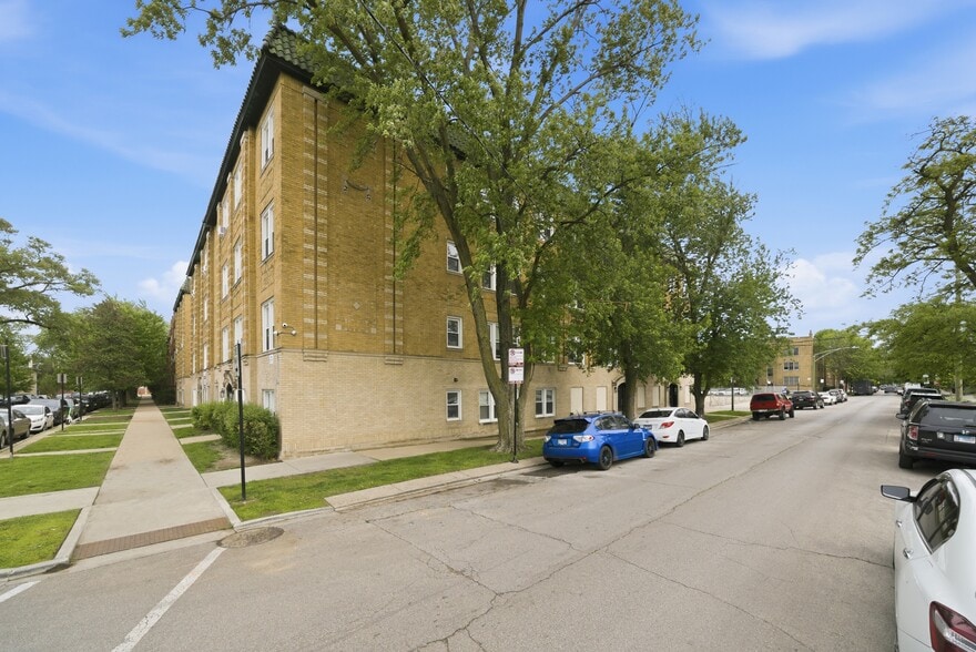More Photos Of 4057 W School St, Chicago Apartments For Sale