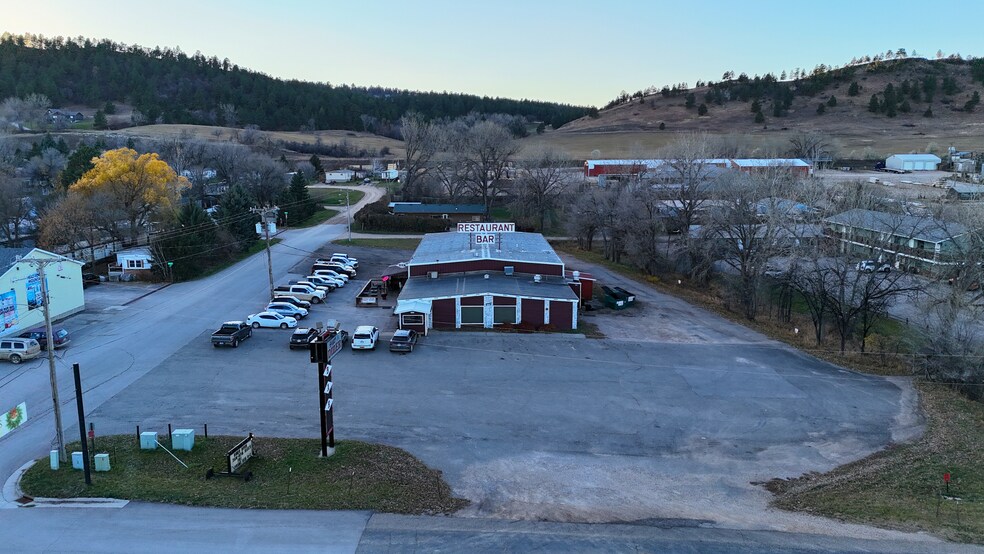 More Photos Of 1401 Laurel St, Whitewood Restaurant For Sale