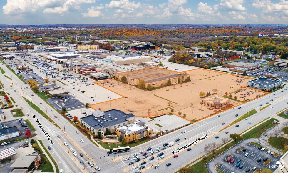 More Photos Of 15875 W Bluemound Rd, Brookfield General Retail For Lease