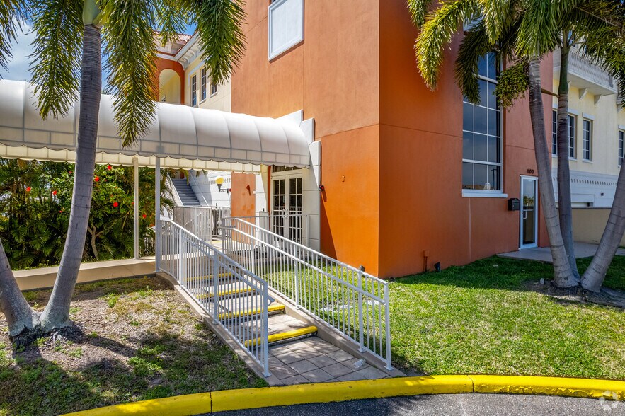 More Photos Of 400 Treasure Island Cswy, Treasure Island Marina For Lease