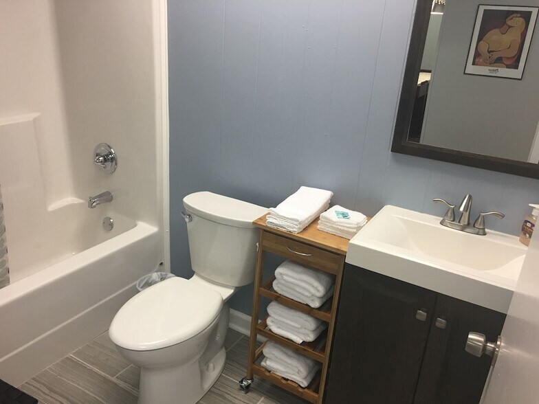 More Photos Of 179 Vance Ave, Memphis Office For Sale