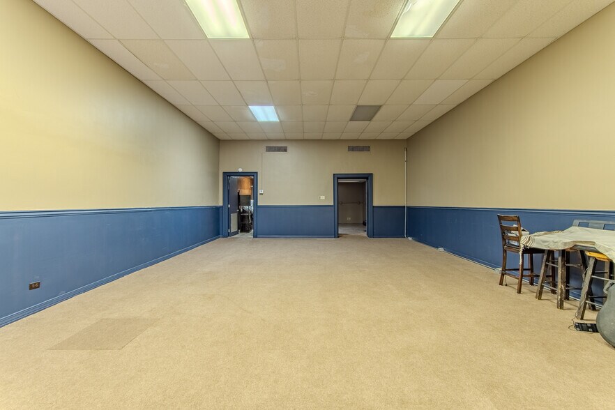 More Photos Of 126 E Main St, Adamsville Storefront For Sale