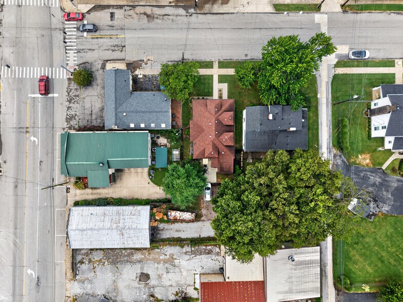 More Photos Of 122 N Locust St, Versailles Office For Sale