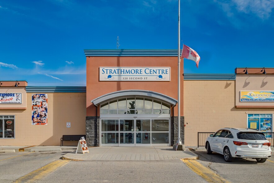 Primary Photo Of 320 2nd St, Strathmore Storefront Retail Office For Lease