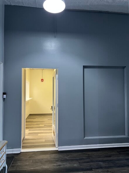 More Photos Of 116-118 S York St, Elmhurst Office For Lease