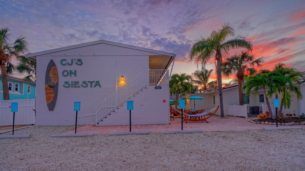 More Photos Of 104 Avenida Veneccia, Siesta Key Multifamily For Sale