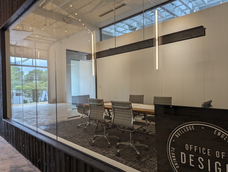 More Photos Of 100 Pine St, Avondale Estates General Retail For Lease