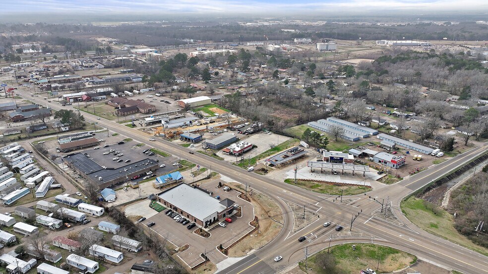 More Photos Of 127 S Pearson Rd, Jackson Fast Food For Lease